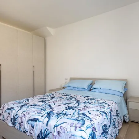 Stefania Flat - 5 Minuti Dalla * Pescara